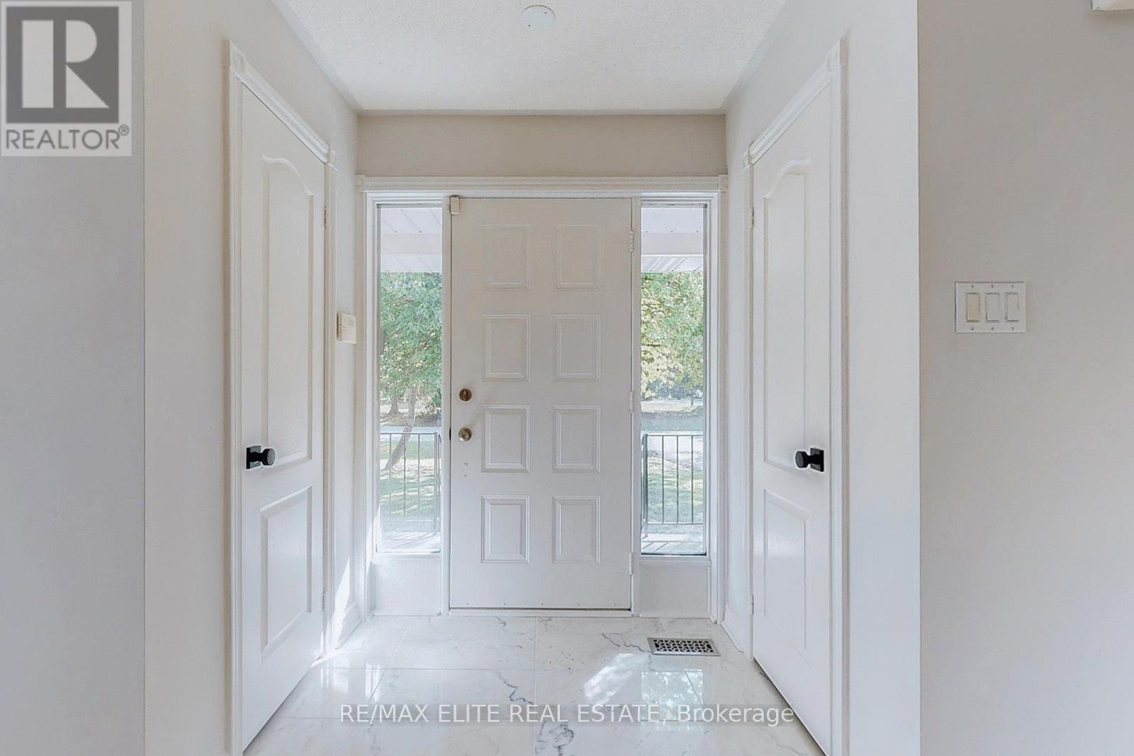61 Beaufort Hills Road, Richmond Hill, Ontario  L4E 2N3 - Photo 14 - N12421130