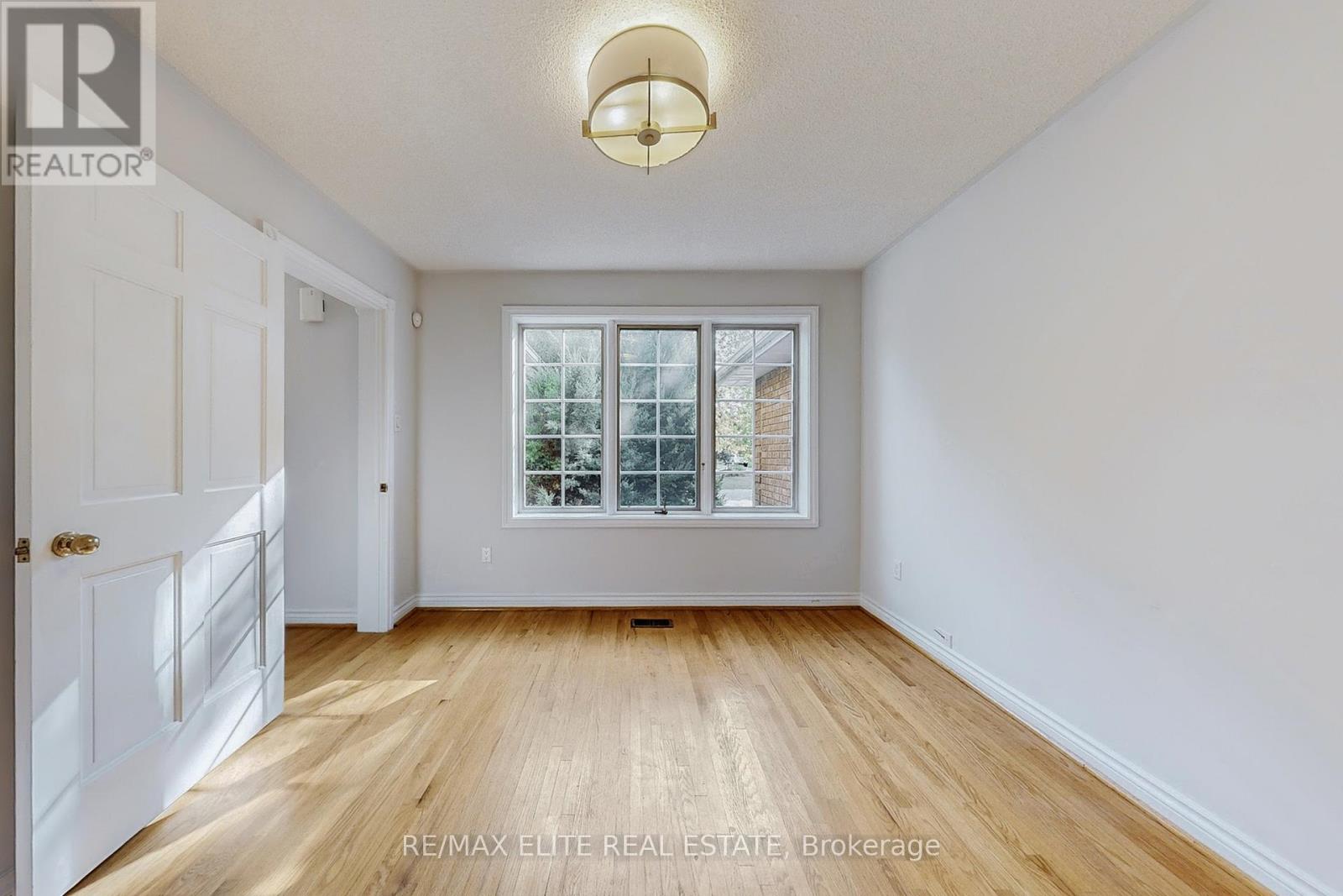 61 Beaufort Hills Road, Richmond Hill, Ontario  L4E 2N3 - Photo 12 - N12421130