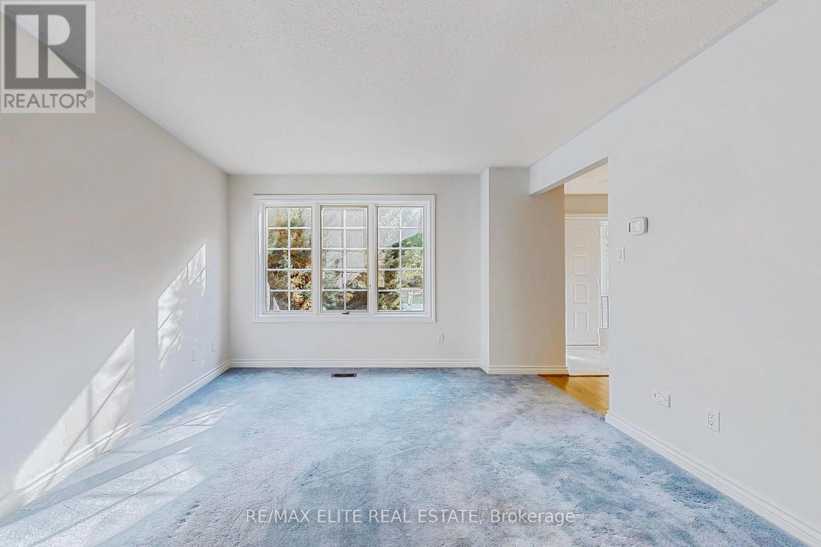 61 Beaufort Hills Road, Richmond Hill, Ontario  L4E 2N3 - Photo 5 - N12421130