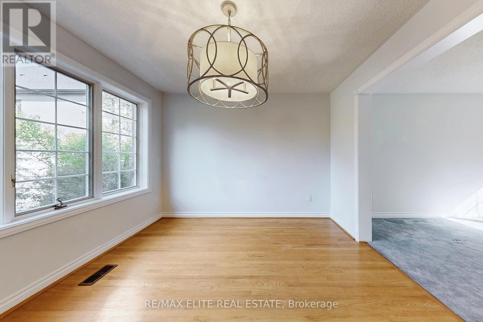61 Beaufort Hills Road, Richmond Hill, Ontario  L4E 2N3 - Photo 7 - N12421130