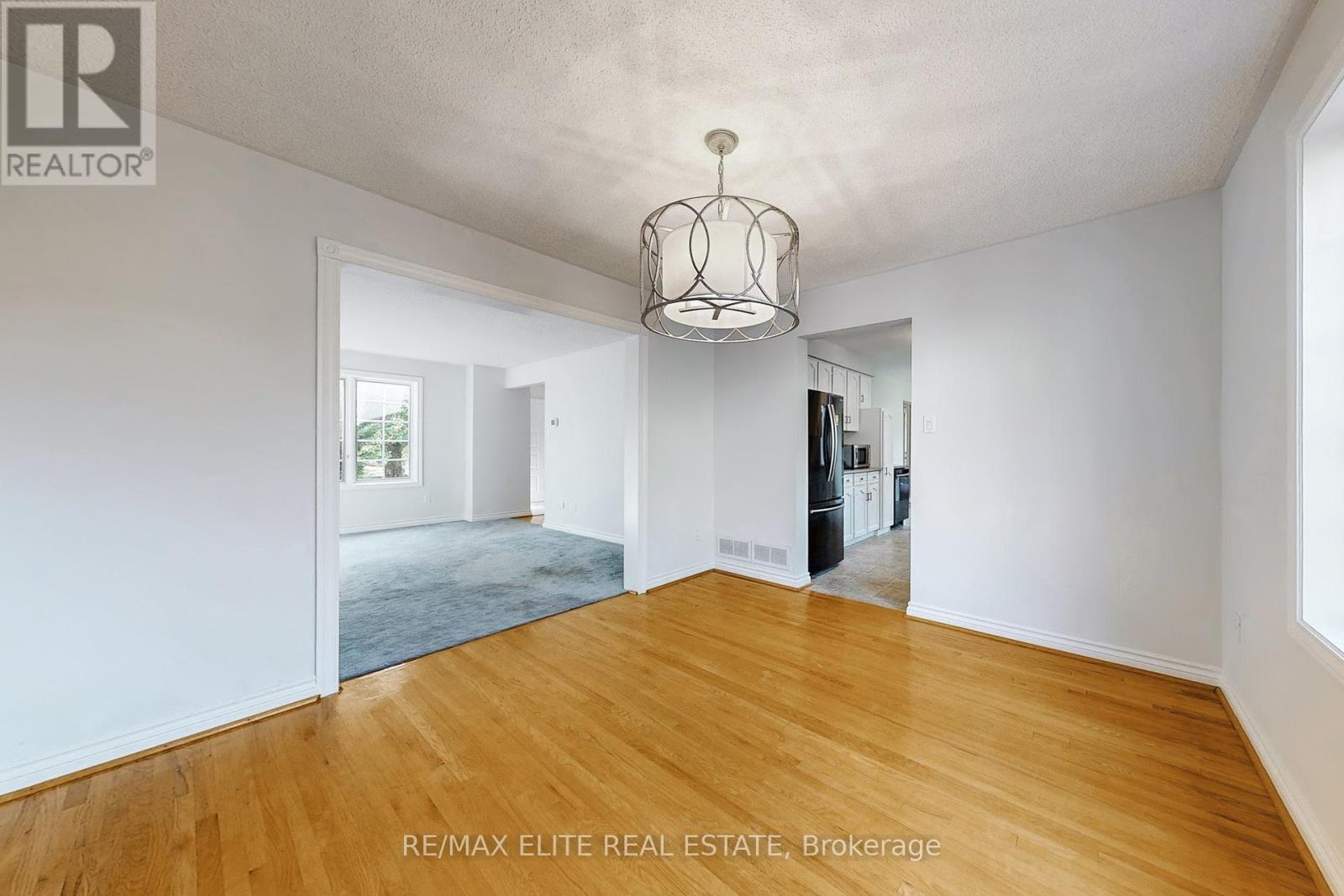 61 Beaufort Hills Road, Richmond Hill, Ontario  L4E 2N3 - Photo 8 - N12421130