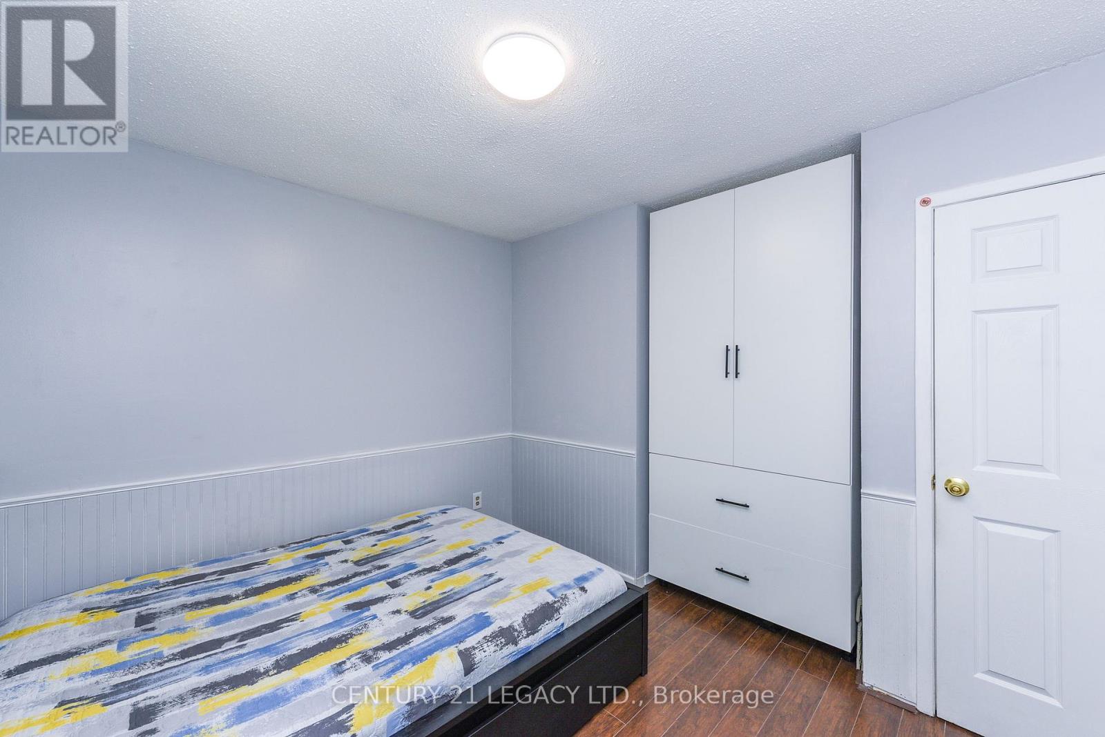 11 Bruce Beer Drive, Brampton, Ontario  L6V 2W7 - Photo 19 - W12421228
