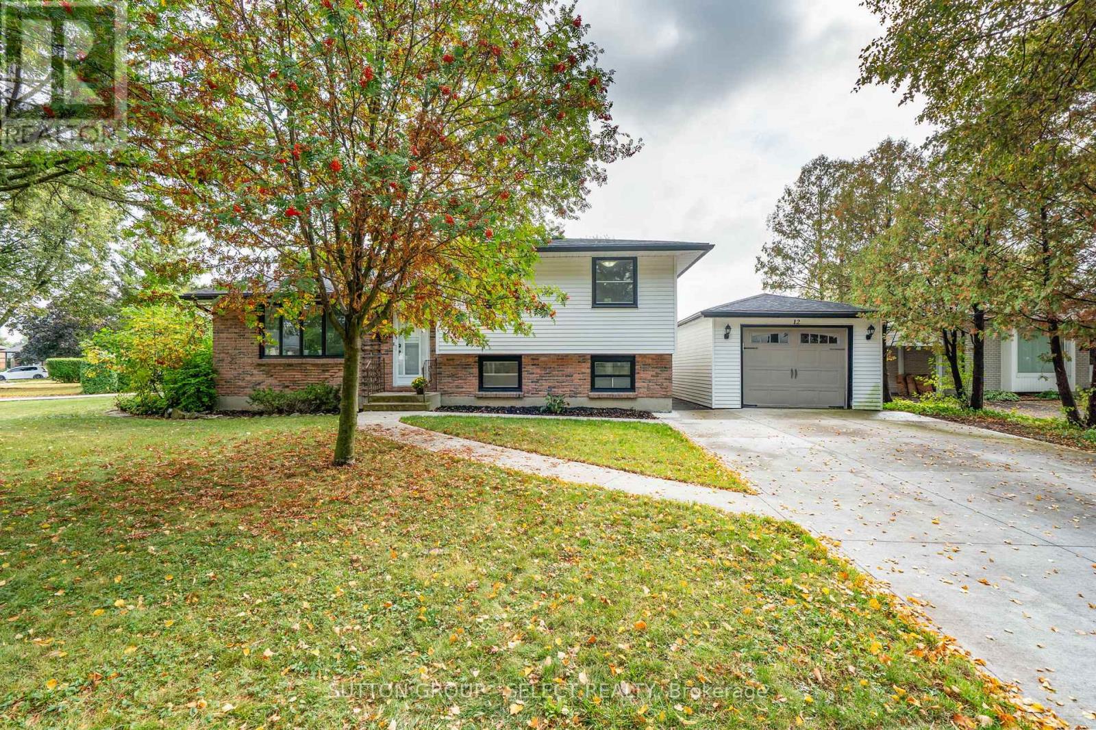 12 Kinburn Crescent, London South, Ontario  N6E 1J2 - Photo 2 - X12421439