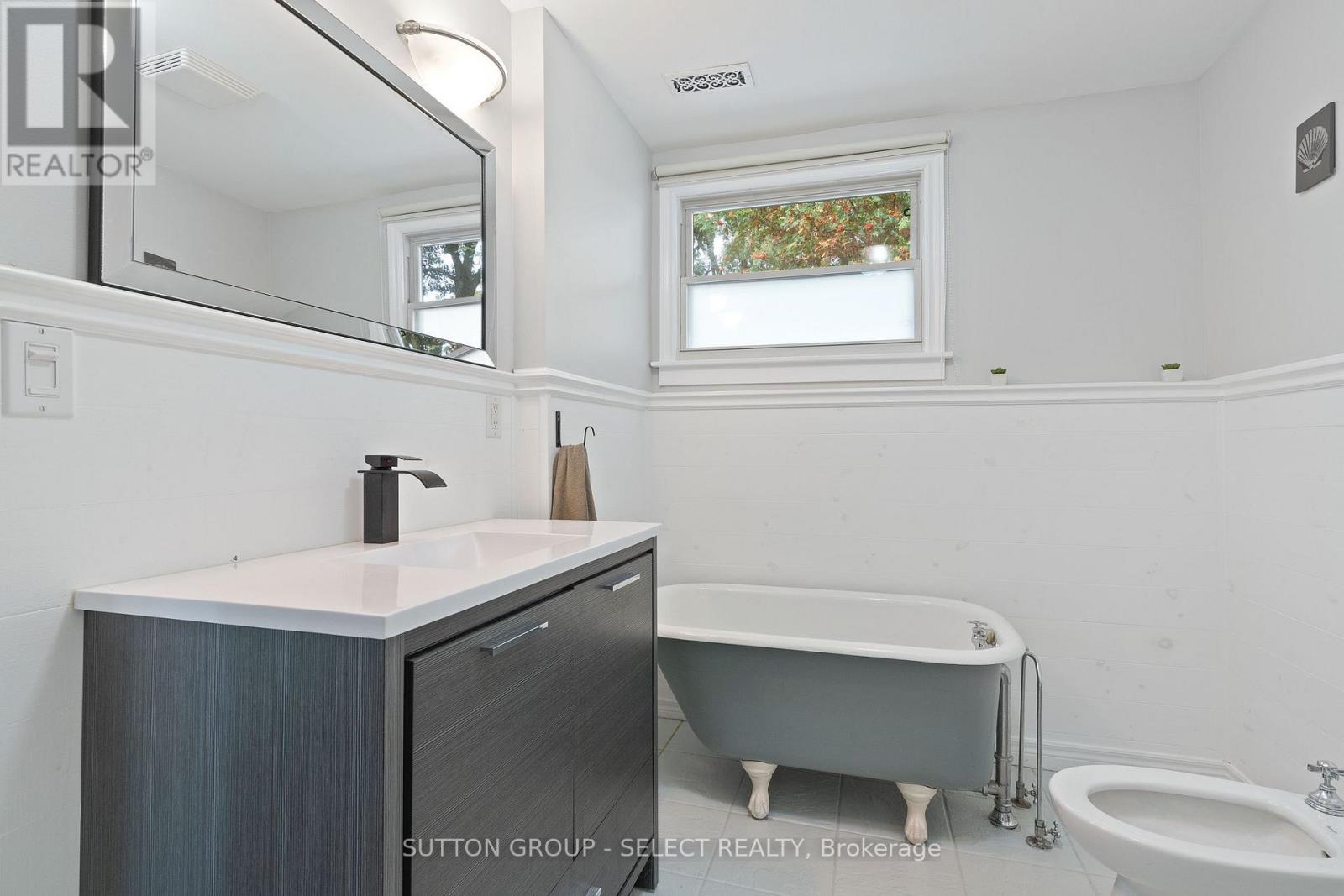 12 Kinburn Crescent, London South, Ontario  N6E 1J2 - Photo 31 - X12421439