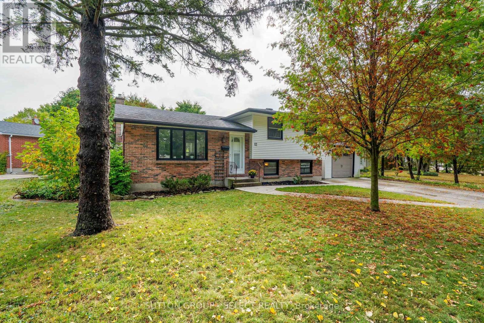 12 Kinburn Crescent, London South, Ontario  N6E 1J2 - Photo 4 - X12421439