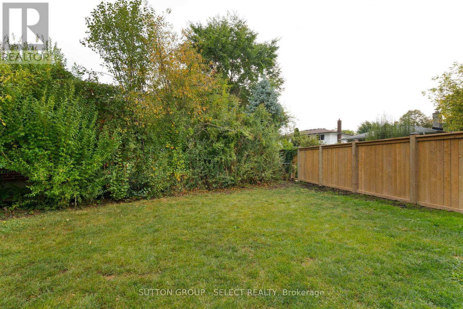 12 Kinburn Crescent, London South, Ontario  N6E 1J2 - Photo 41 - X12421439