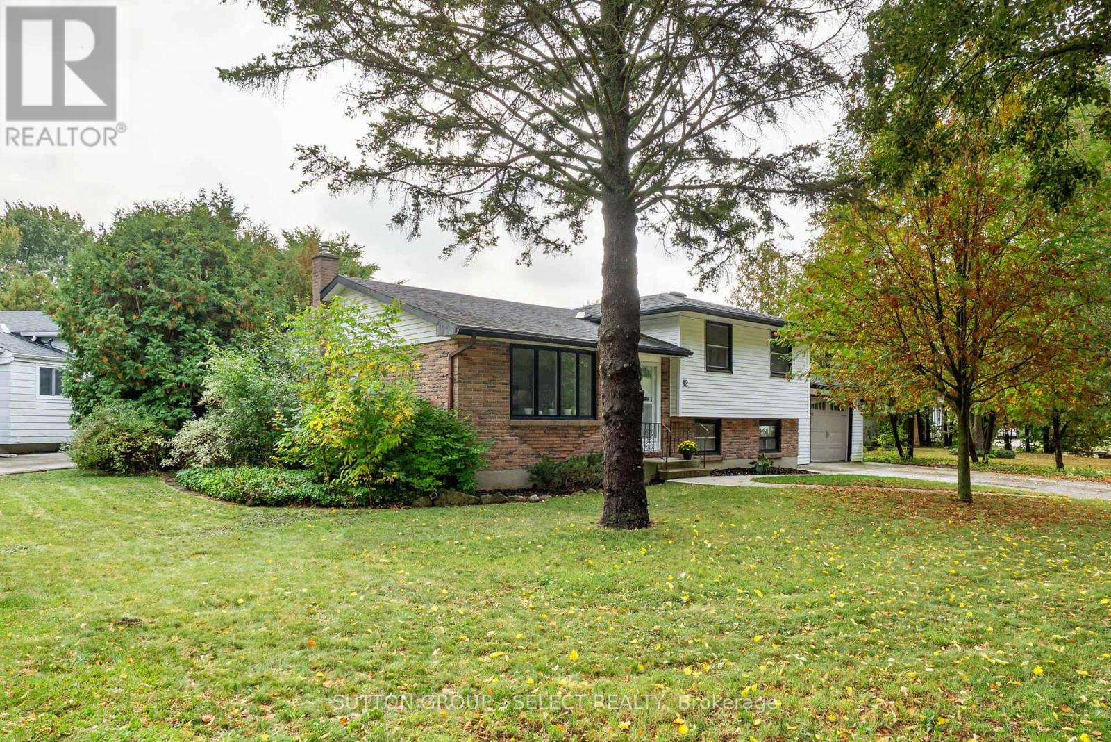 12 Kinburn Crescent, London South, Ontario  N6E 1J2 - Photo 5 - X12421439