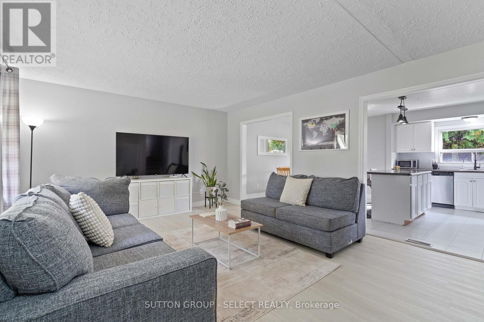 12 Kinburn Crescent, London South, Ontario  N6E 1J2 - Photo 7 - X12421439