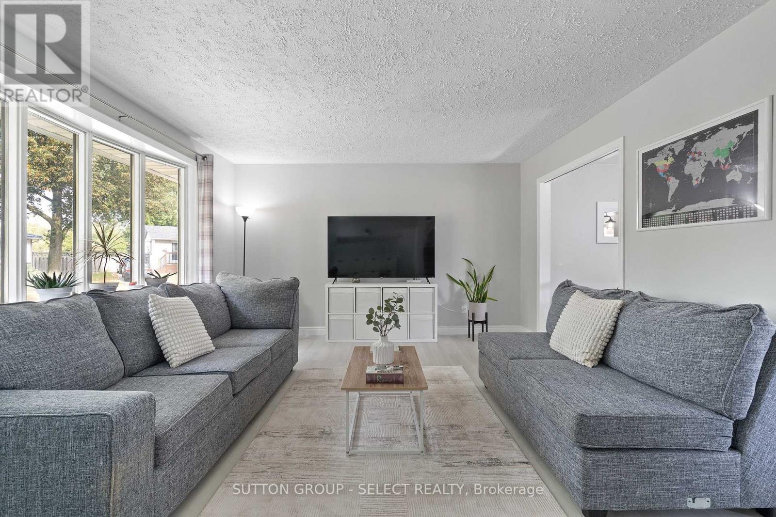12 Kinburn Crescent, London South, Ontario  N6E 1J2 - Photo 8 - X12421439