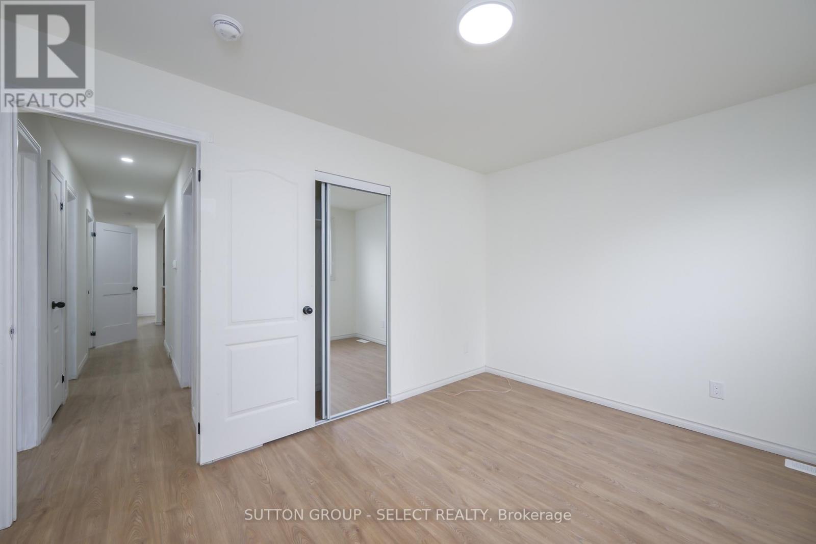 4 Aldersbrook Crescent, London North, Ontario  N6G 3R3 - Photo 13 - X12421502