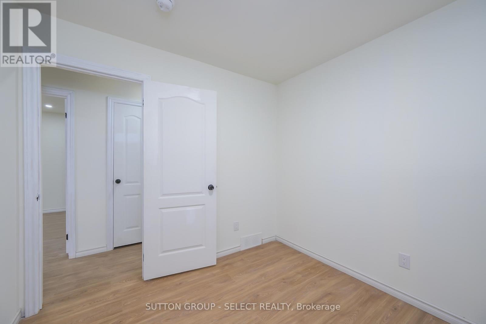 4 Aldersbrook Crescent, London North, Ontario  N6G 3R3 - Photo 15 - X12421502