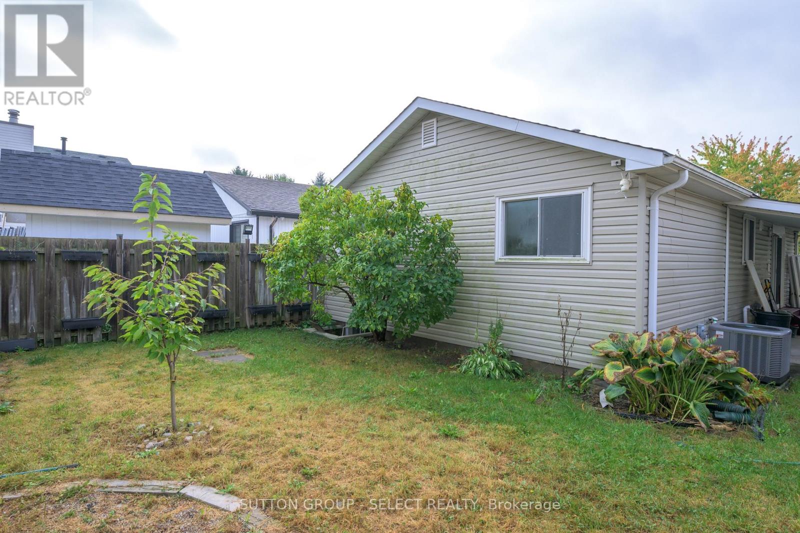 4 Aldersbrook Crescent, London North, Ontario  N6G 3R3 - Photo 29 - X12421502