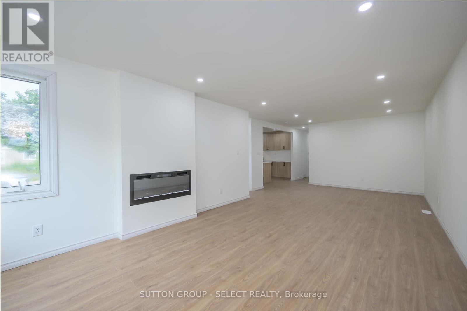 4 Aldersbrook Crescent, London North, Ontario  N6G 3R3 - Photo 7 - X12421502