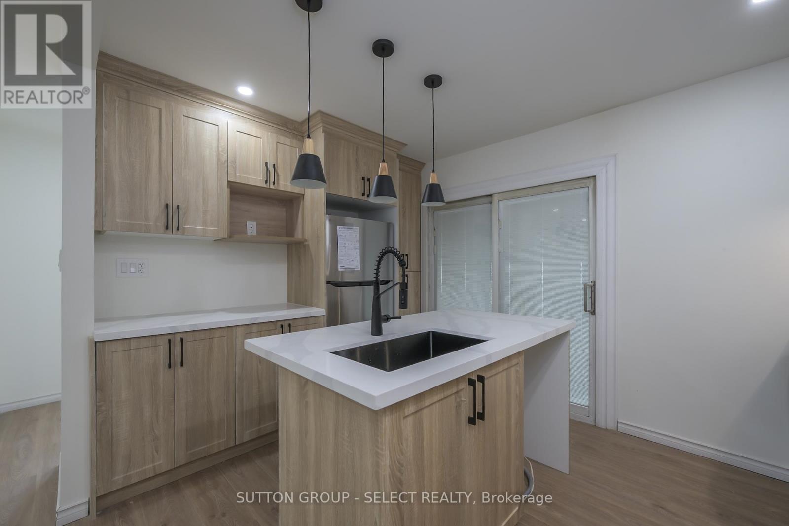 4 Aldersbrook Crescent, London North, Ontario  N6G 3R3 - Photo 8 - X12421502