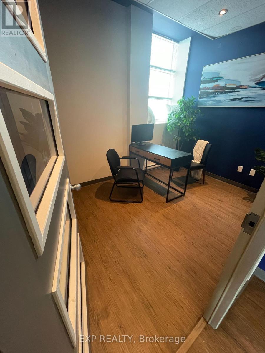 200 - 424 Catherine Street, Ottawa, Ontario  K1R 5T8 - Photo 7 - X12421493
