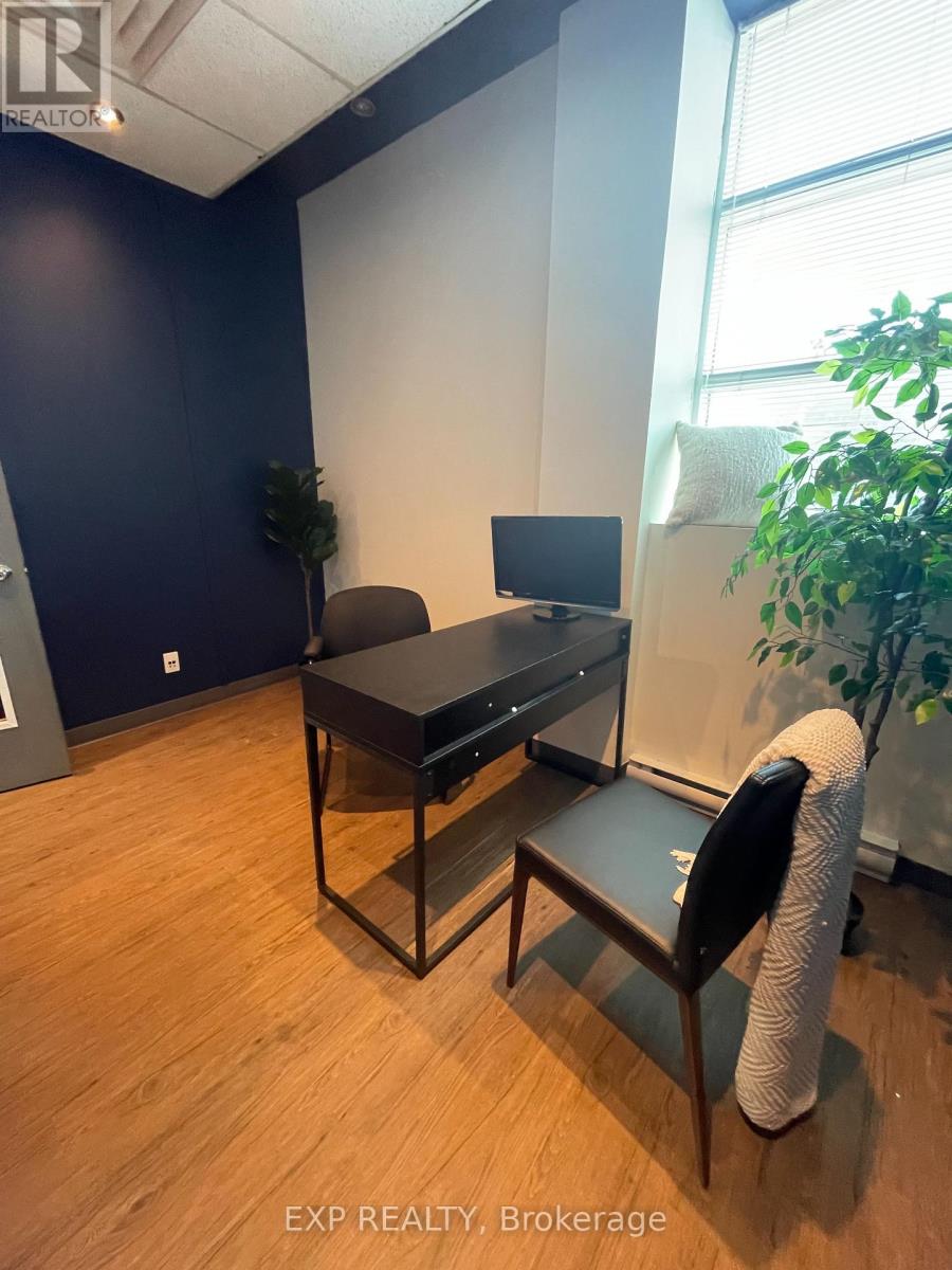 200 - 424 Catherine Street, Ottawa, Ontario  K1R 5T8 - Photo 8 - X12421493