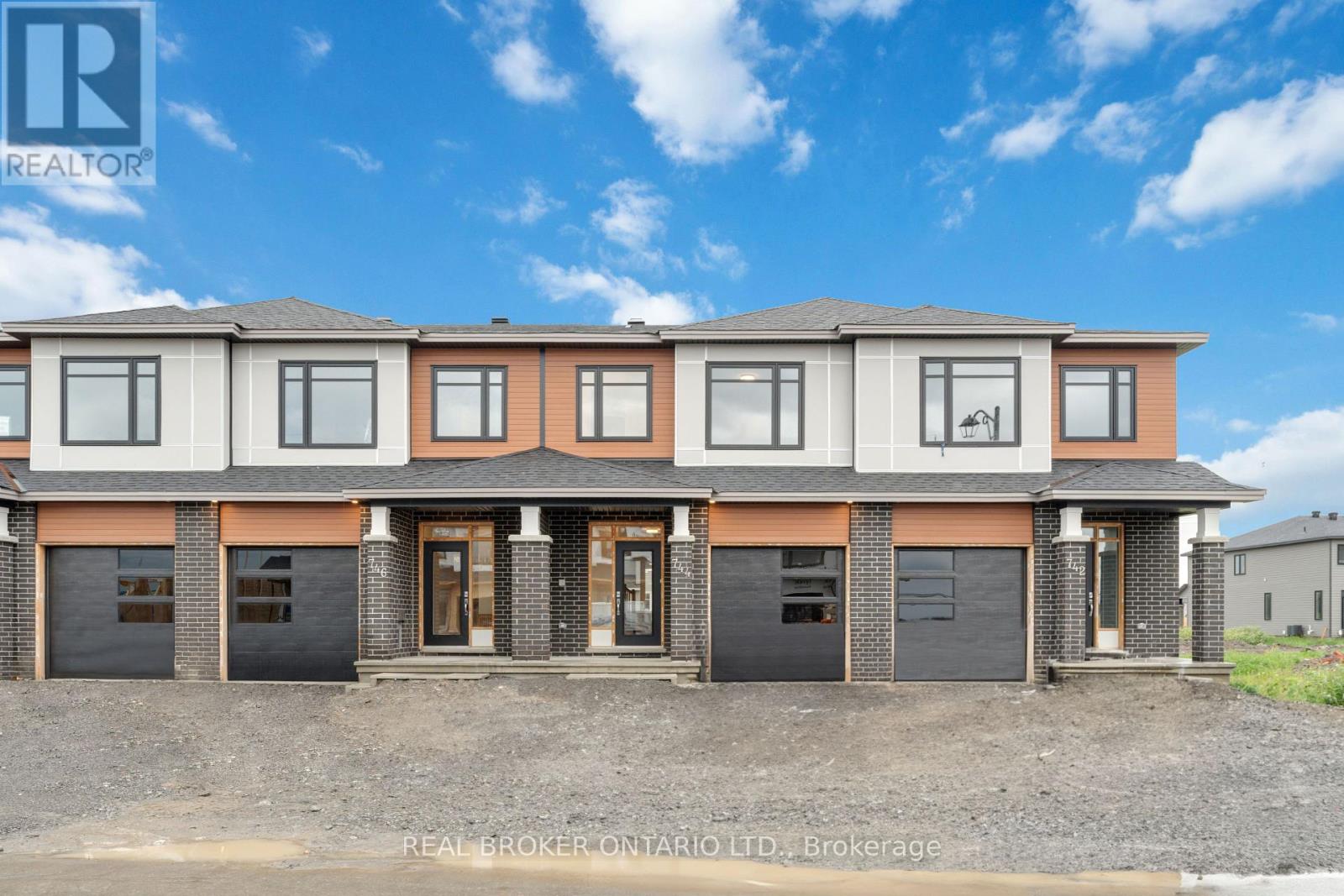744 MAVERICK CRESCENT, Ottawa, Ontario