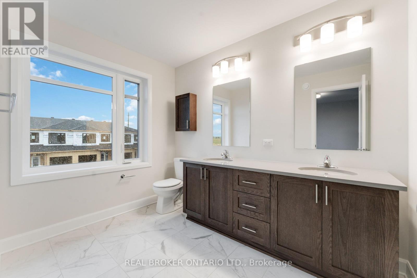 744 Maverick Crescent, Ottawa, Ontario  K2S 2X1 - Photo 13 - X12421494