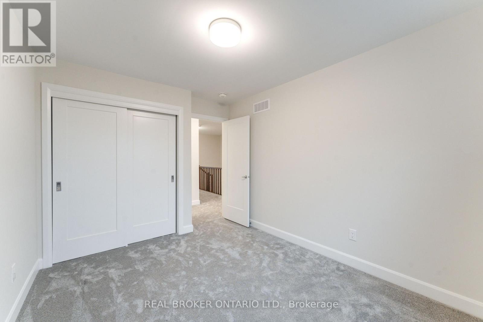 744 Maverick Crescent, Ottawa, Ontario  K2S 2X1 - Photo 18 - X12421494