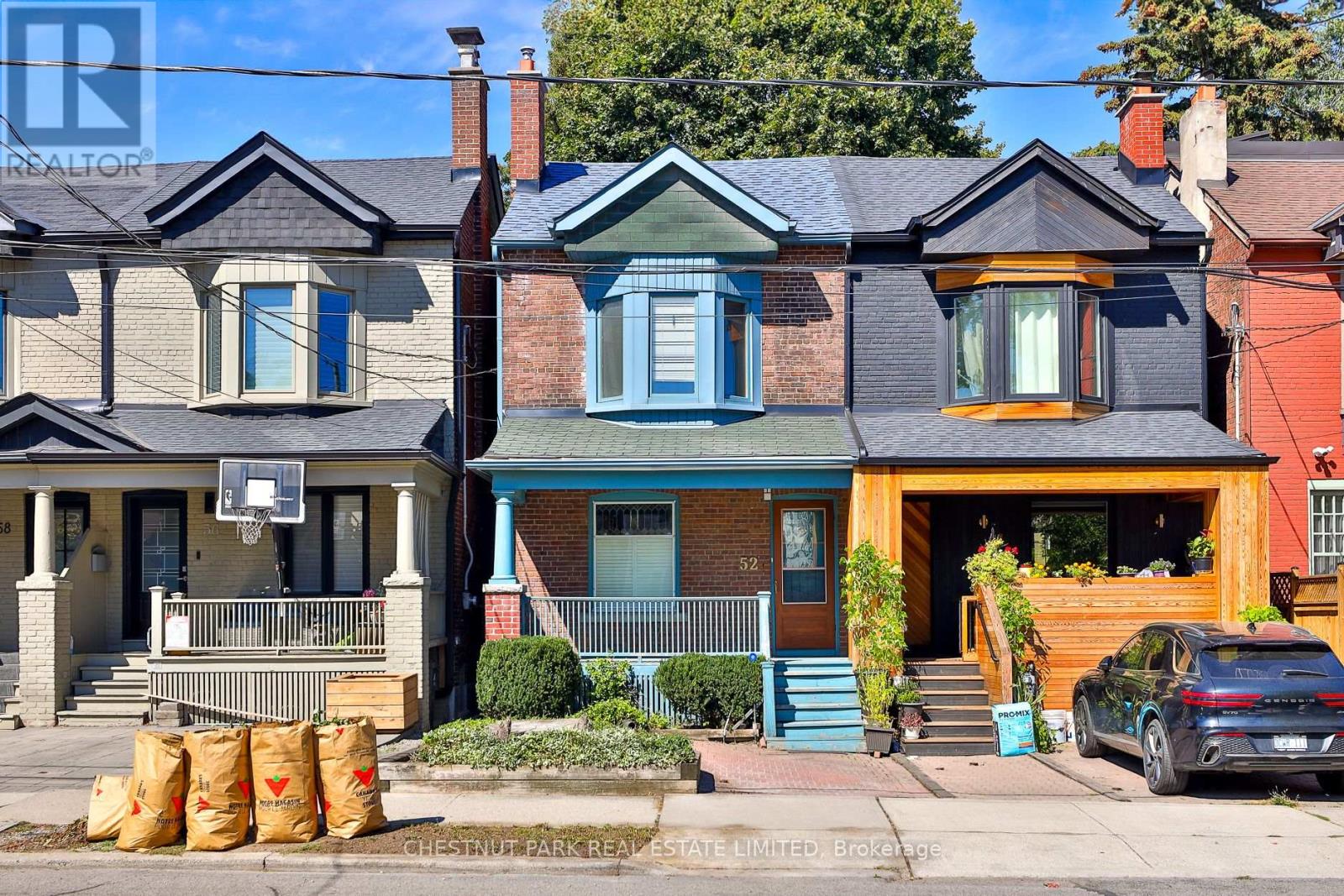 52 CRAIGHURST AVENUE, Toronto, Ontario