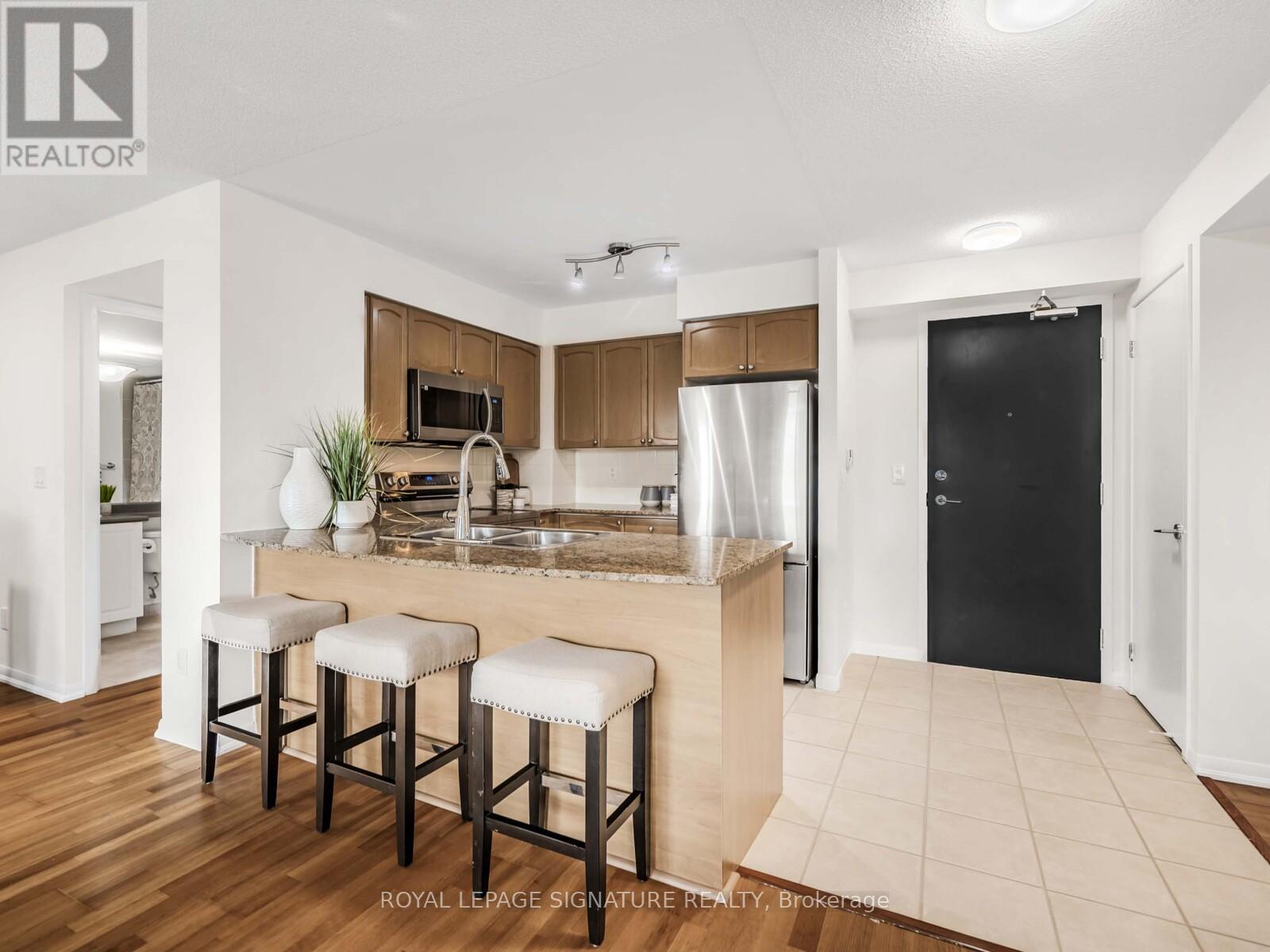 610 - 231 Fort York Boulevard, Toronto, Ontario  M5V 1B2 - Photo 2 - C12421326