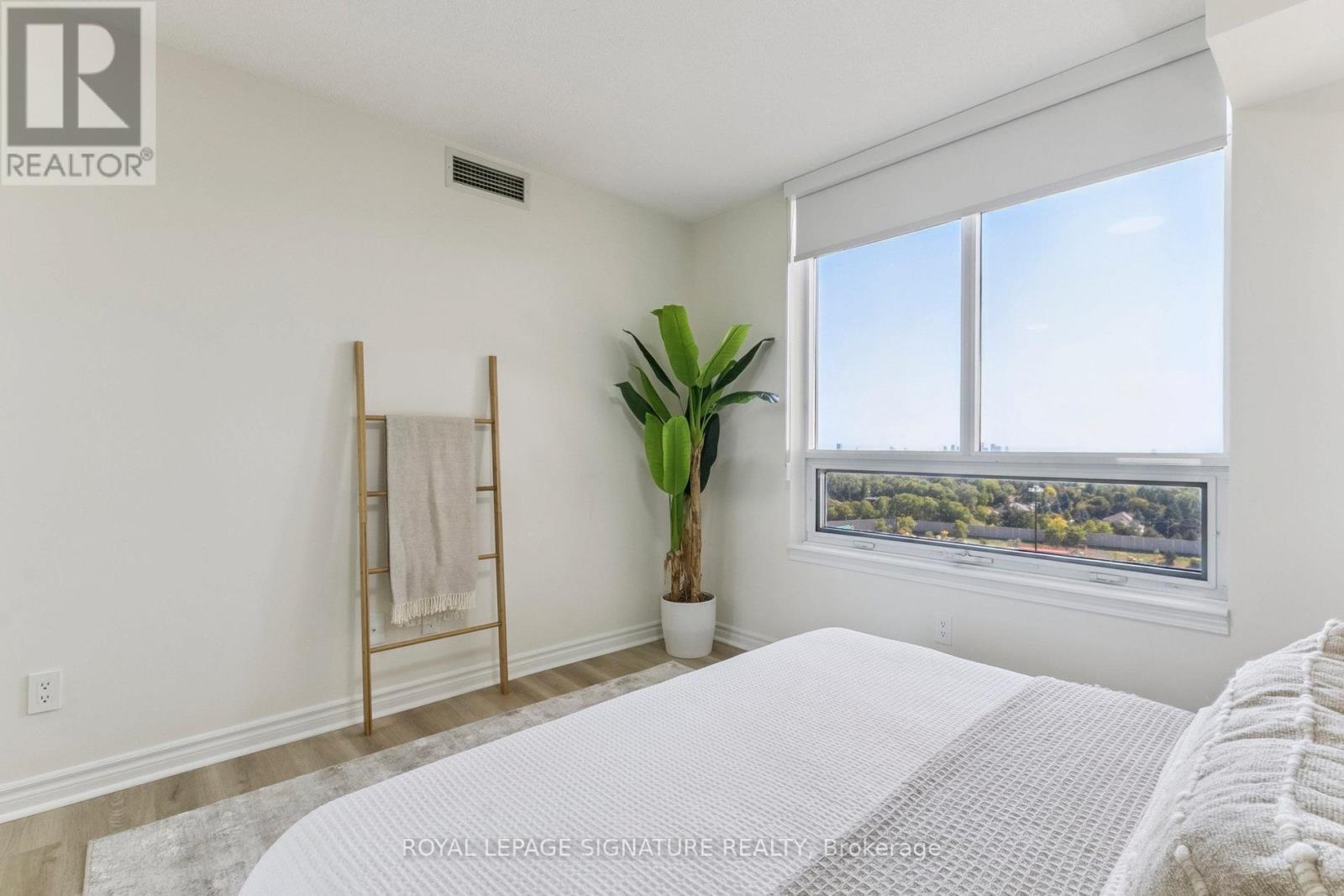 1307 - 18 Kenaston Gardens, Toronto, Ontario  M2K 3C7 - Photo 16 - C12421368