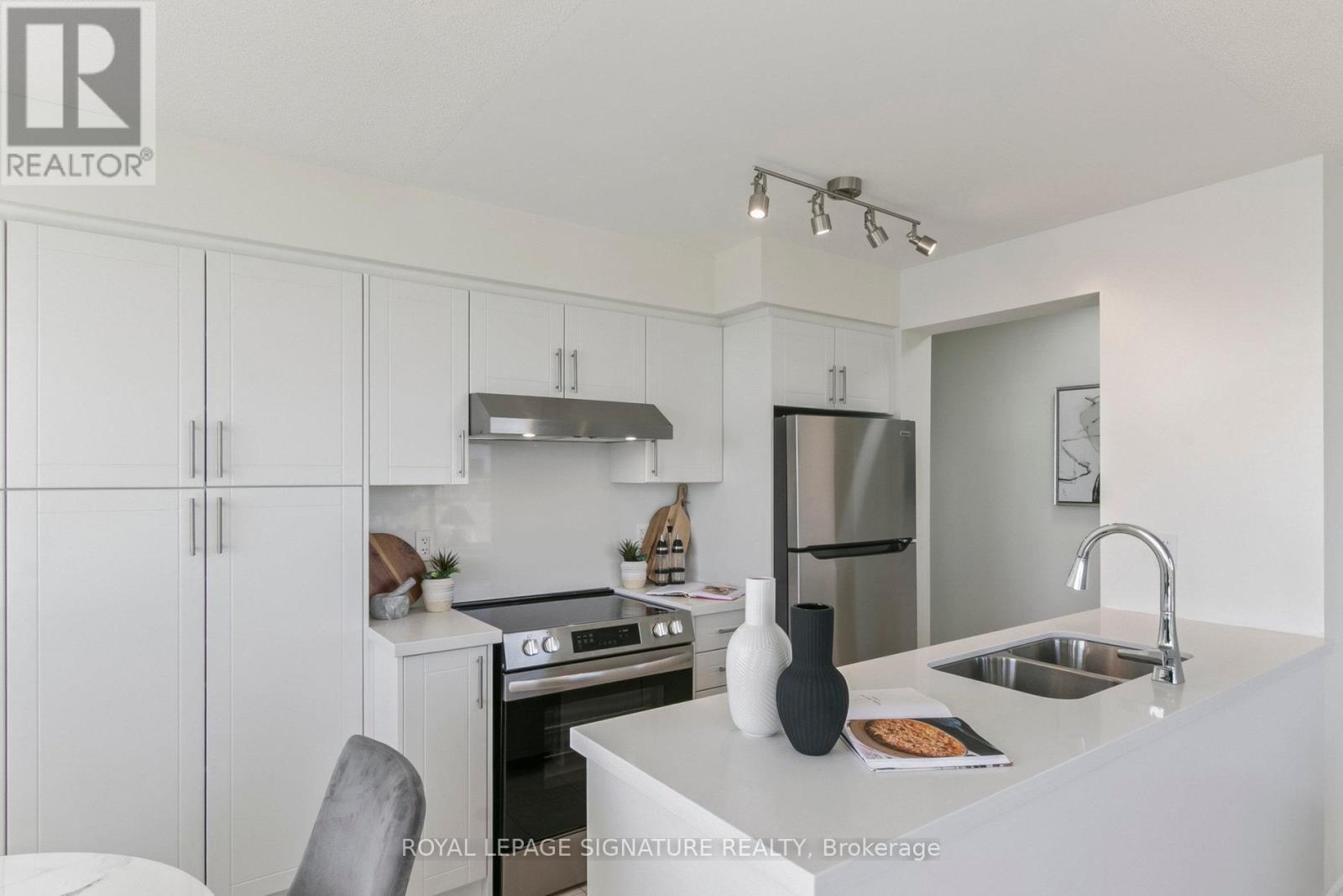 1307 - 18 Kenaston Gardens, Toronto, Ontario  M2K 3C7 - Photo 2 - C12421368
