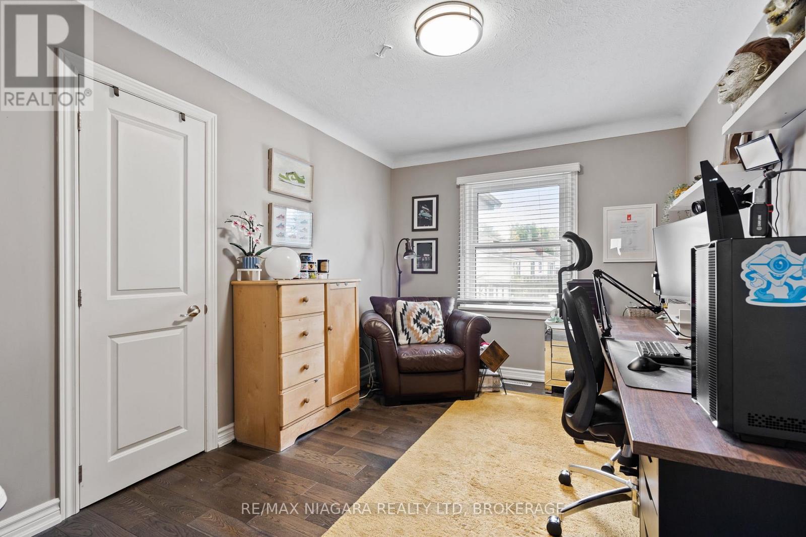 127 St Davids Road, Thorold (Thorold Downtown), Ontario  L2V 2L8 - Photo 12 - X12421452
