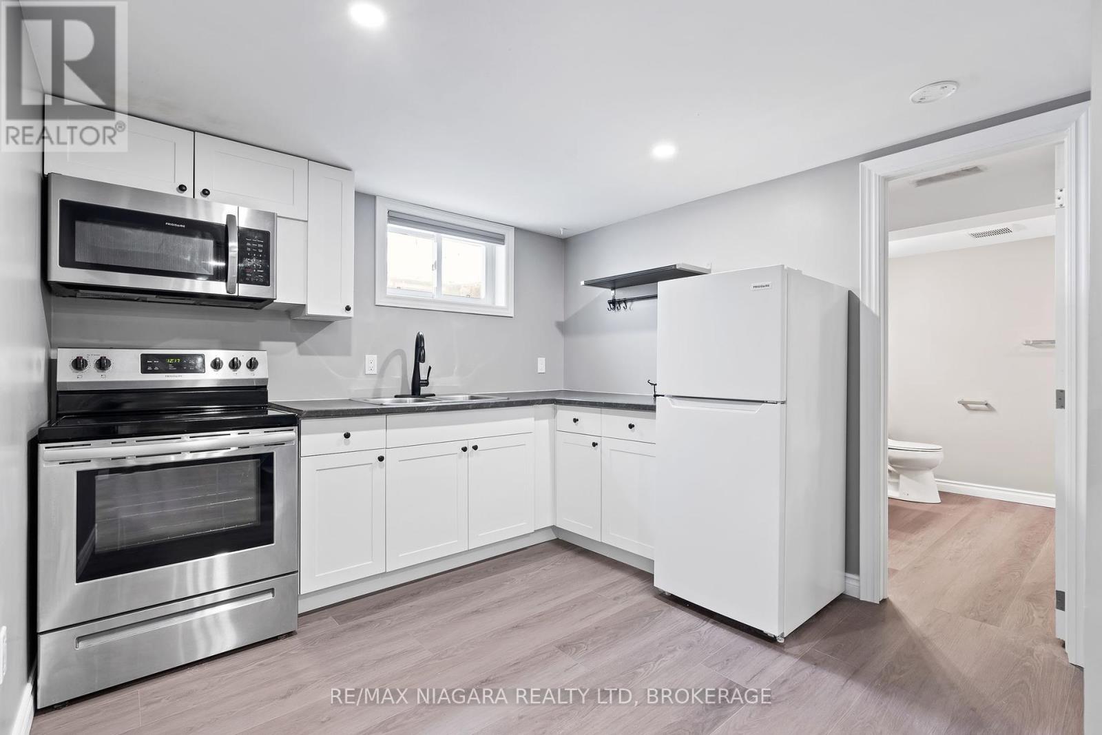 127 St Davids Road, Thorold (Thorold Downtown), Ontario  L2V 2L8 - Photo 18 - X12421452