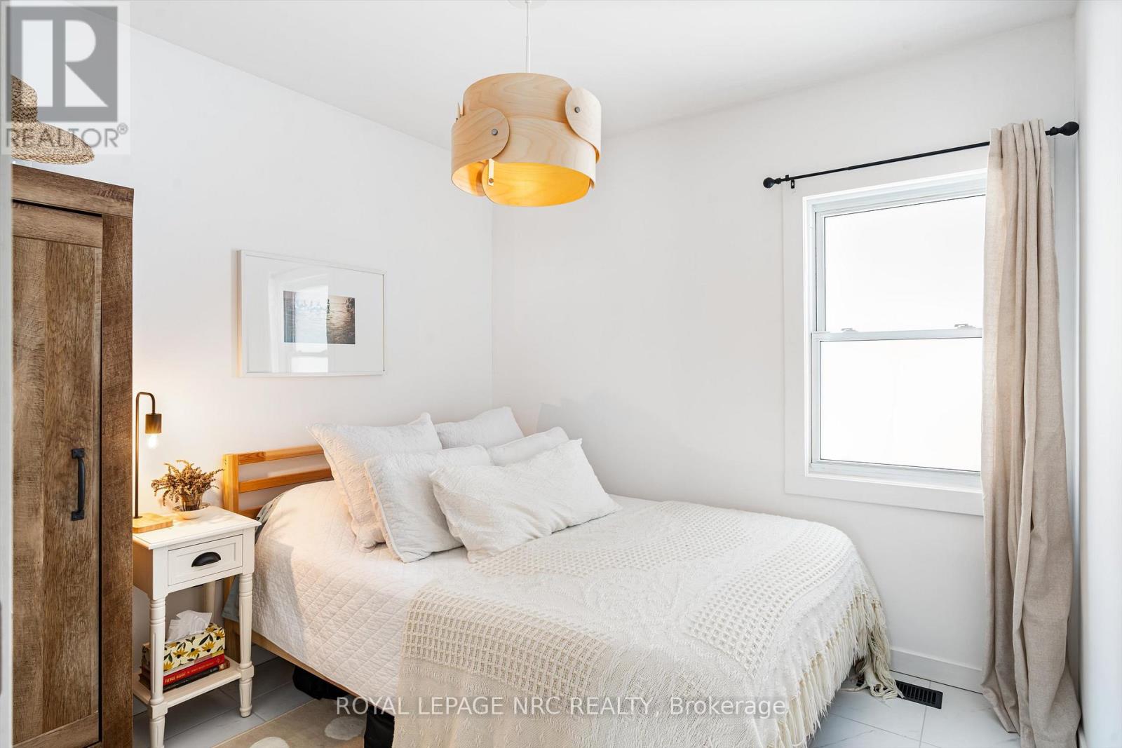 37 Lock Street, St. Catharines, Ontario  L2N 5B8 - Photo 18 - X12421470