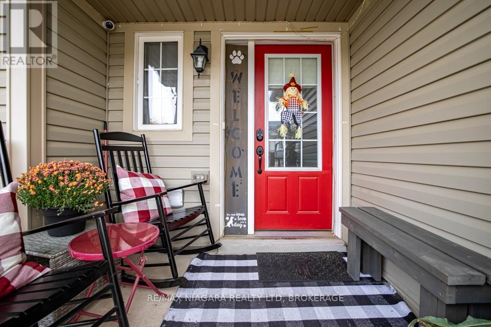 105 Bisset Avenue, Brantford, Ontario  N3T 0H4 - Photo 3 - X12421495
