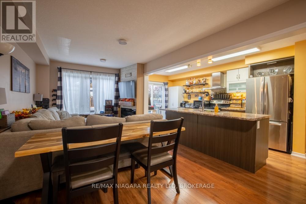 105 Bisset Avenue, Brantford, Ontario  N3T 0H4 - Photo 6 - X12421495
