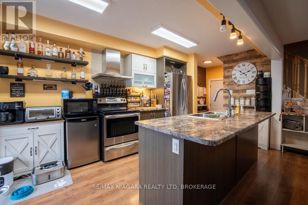 105 Bisset Avenue, Brantford, Ontario  N3T 0H4 - Photo 8 - X12421495