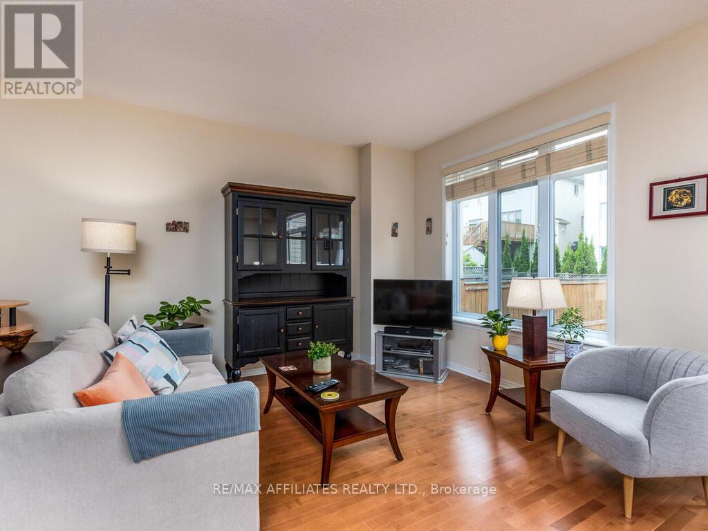 252 Badgeley Avenue, Ottawa, Ontario  K2T 0A7 - Photo 7 - X12315613