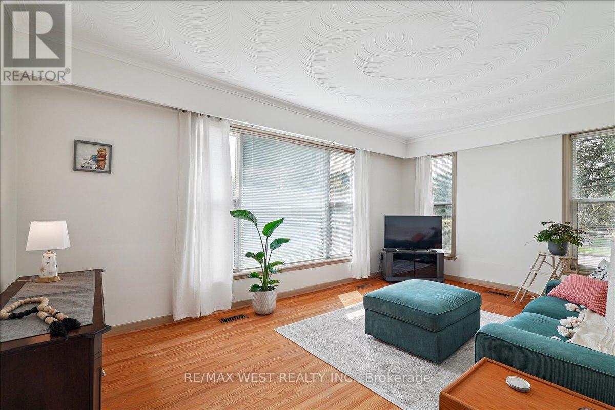 195 Toynbee Trail, Toronto, Ontario  M1E 1G5 - Photo 2 - E12421350