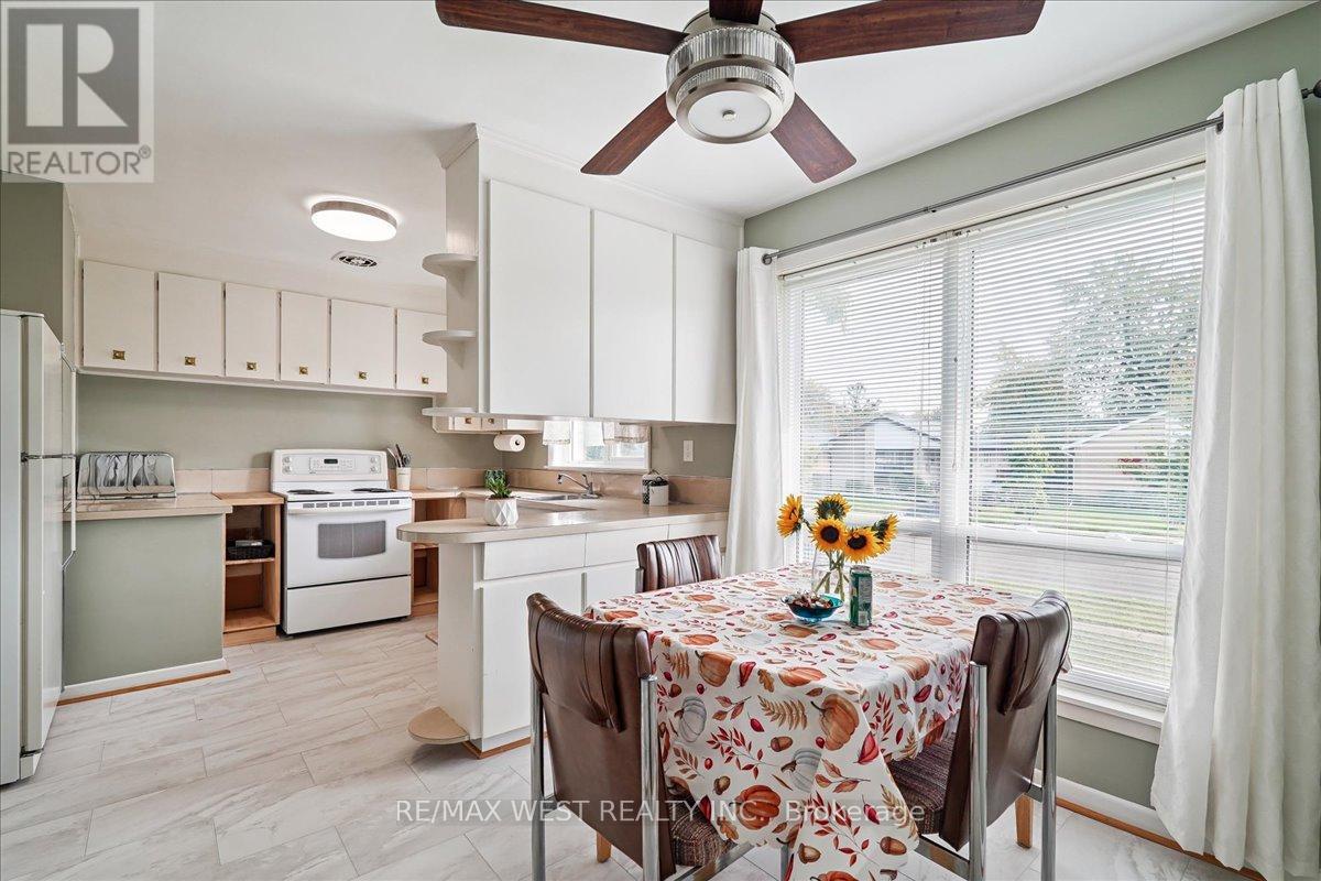 195 Toynbee Trail, Toronto, Ontario  M1E 1G5 - Photo 3 - E12421350