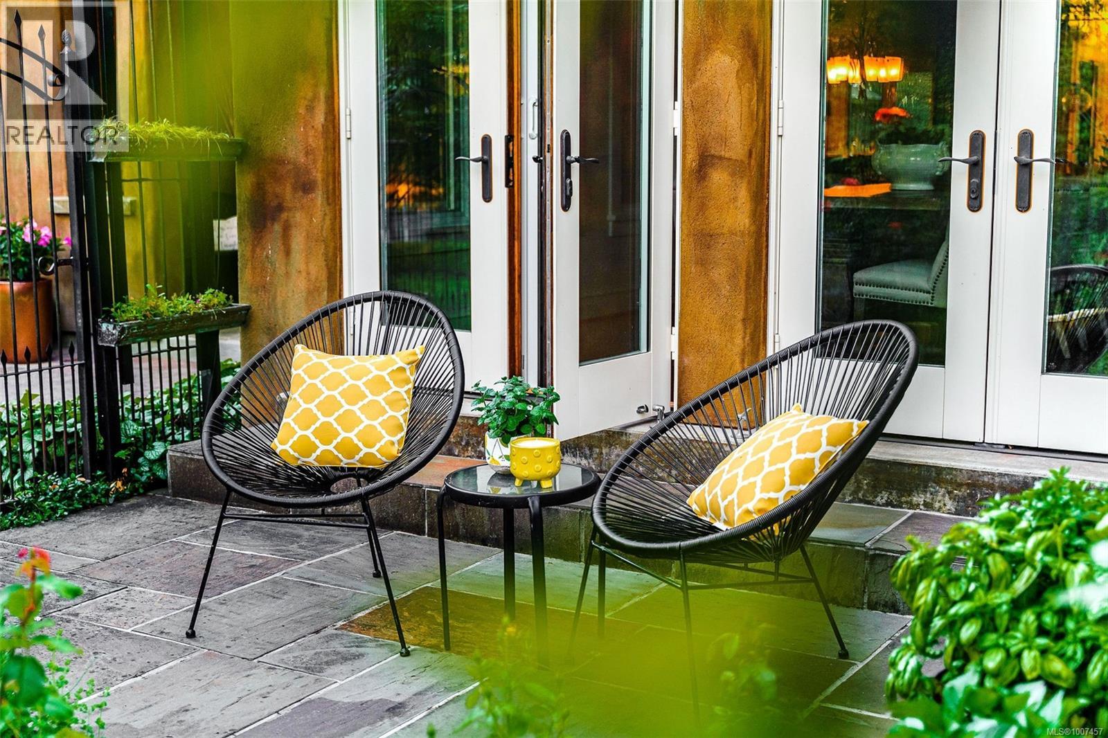 5388 Parker Ave, Saanich, British Columbia  V8Y 2M9 - Photo 70 - 1007457