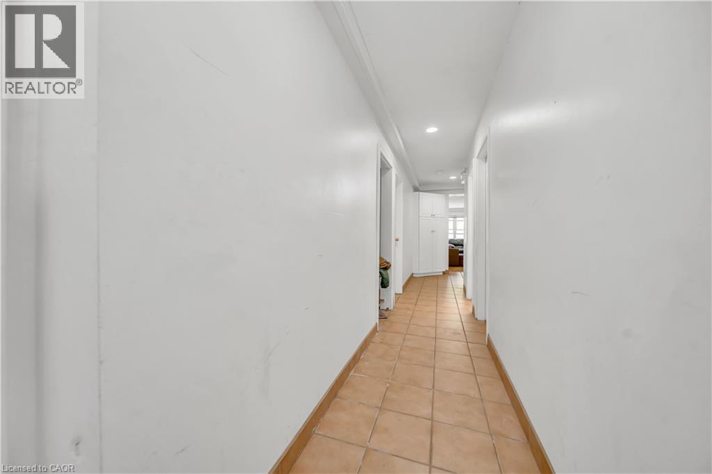24 Columbia Street W, Waterloo, Ontario  N2L 3K3 - Photo 4 - 40772780