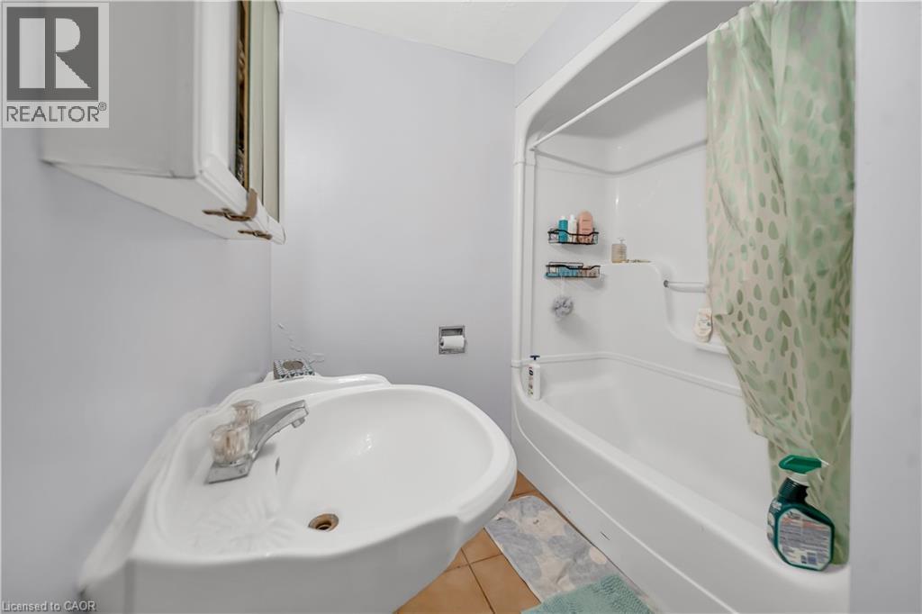 24 Columbia Street W, Waterloo, Ontario  N2L 3K3 - Photo 34 - 40772780