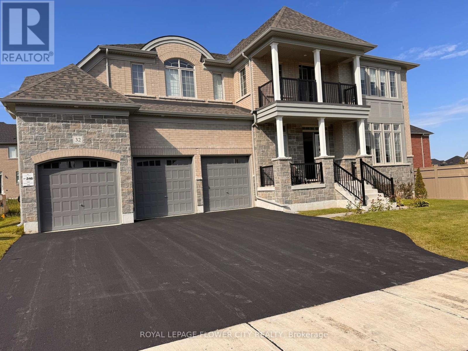 32 Twinleaf Crescent, Adjala-Tosorontio, Ontario  L0G 1W0 - Photo 1 - N12421264
