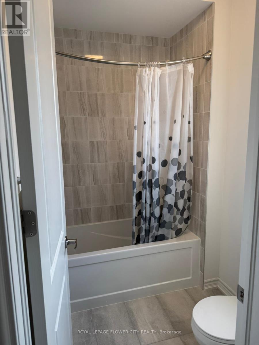 32 Twinleaf Crescent, Adjala-Tosorontio, Ontario  L0G 1W0 - Photo 17 - N12421264
