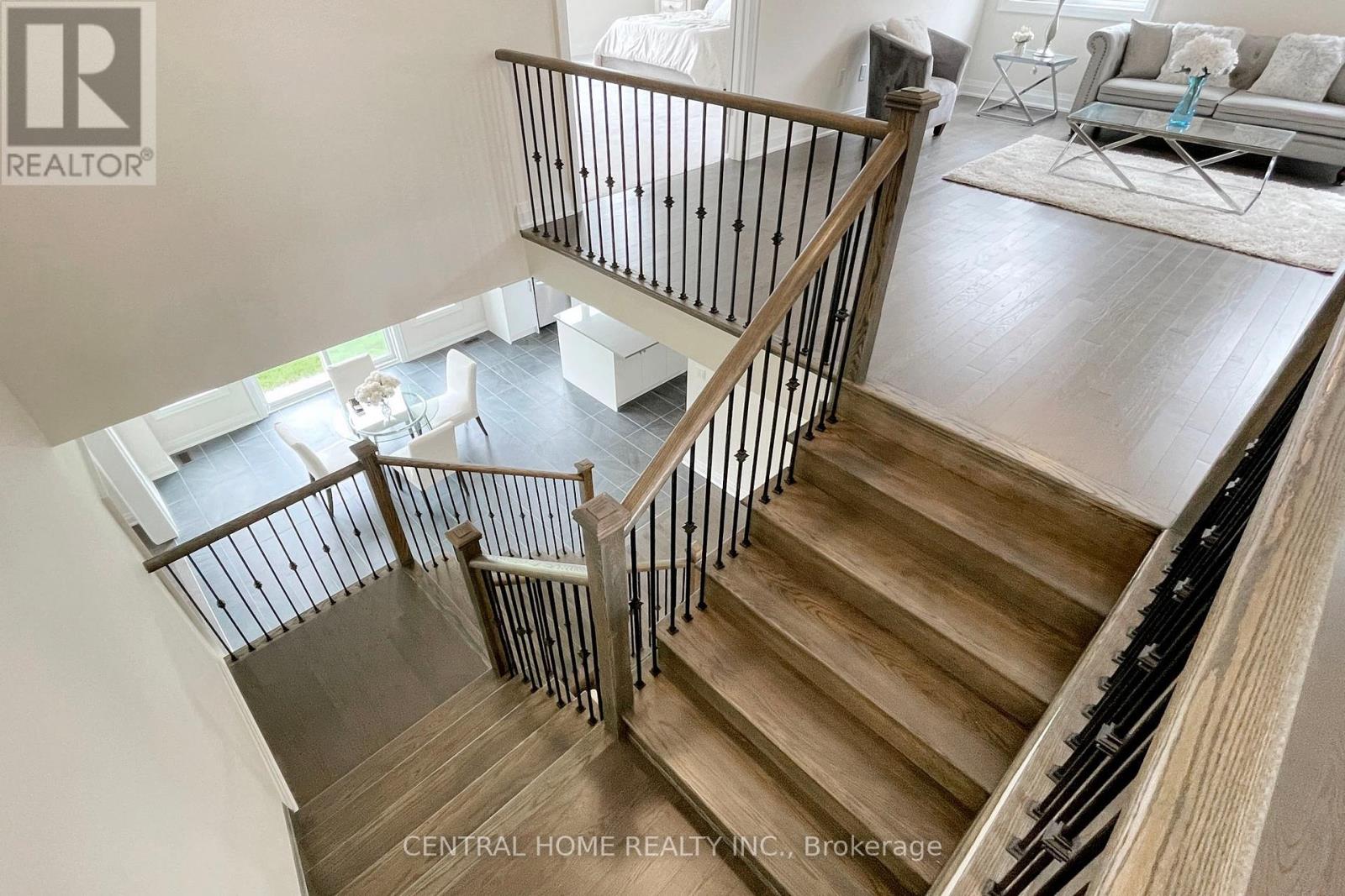 27 Upbound Court, East Gwillimbury, Ontario  L9N 0E5 - Photo 18 - N12421303