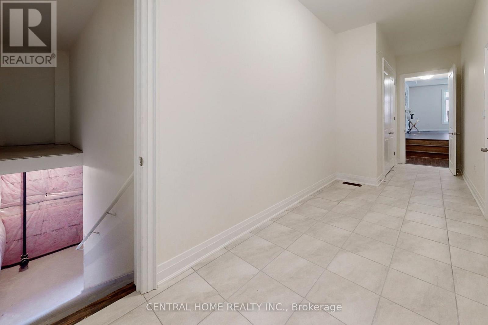 27 Upbound Court, East Gwillimbury, Ontario  L9N 0E5 - Photo 35 - N12421303