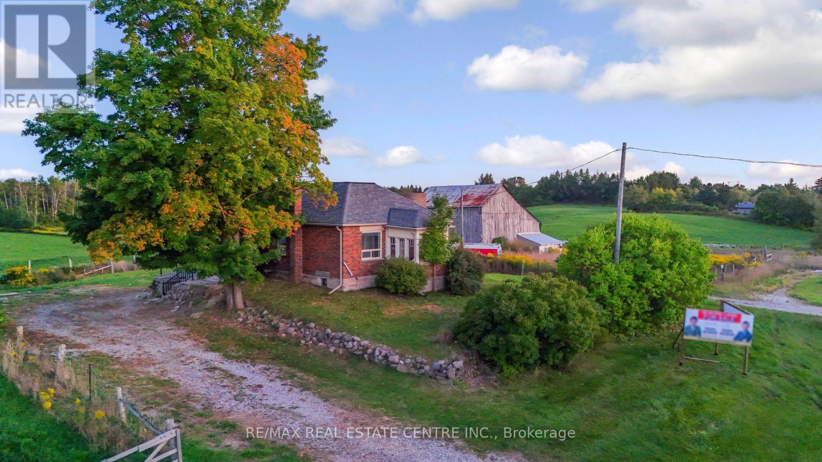 11648 Highway 7, Halton Hills (Rural Halton Hills), Ontario  L7J 2L8 - Photo 3 - W12421268