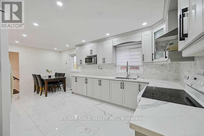 7433 Sigsbee Drive, Mississauga, Ontario  L4T 3S5 - Photo 15 - W12421276