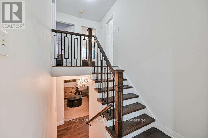 7433 Sigsbee Drive, Mississauga, Ontario  L4T 3S5 - Photo 16 - W12421276
