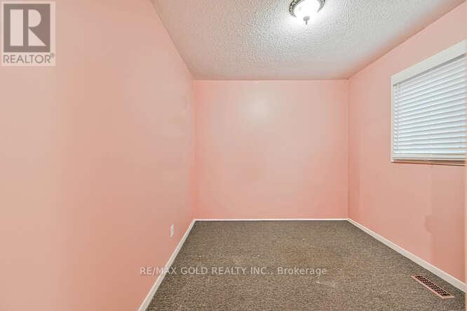 7433 Sigsbee Drive, Mississauga, Ontario  L4T 3S5 - Photo 28 - W12421276