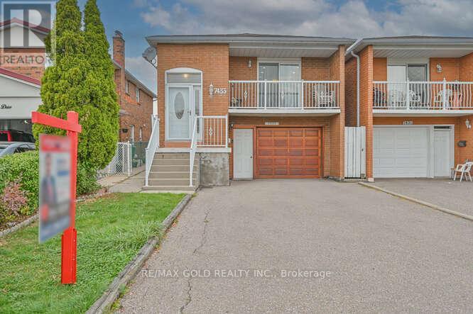 7433 Sigsbee Drive, Mississauga, Ontario  L4T 3S5 - Photo 3 - W12421276