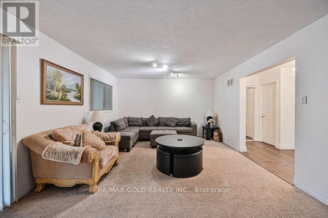 7433 Sigsbee Drive, Mississauga, Ontario  L4T 3S5 - Photo 32 - W12421276