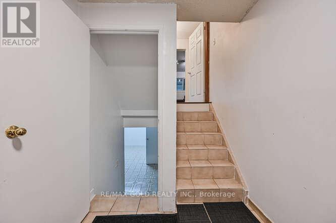 7433 Sigsbee Drive, Mississauga, Ontario  L4T 3S5 - Photo 33 - W12421276